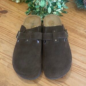 American Eagle Outfitters Brown Suede Mules